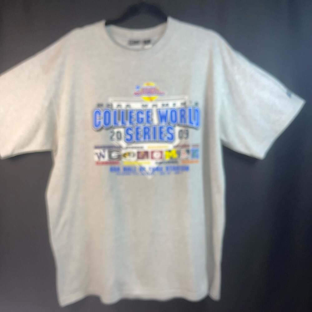 Vintage 2009 NCAA Women's College World Series T-Shirt Size XL
